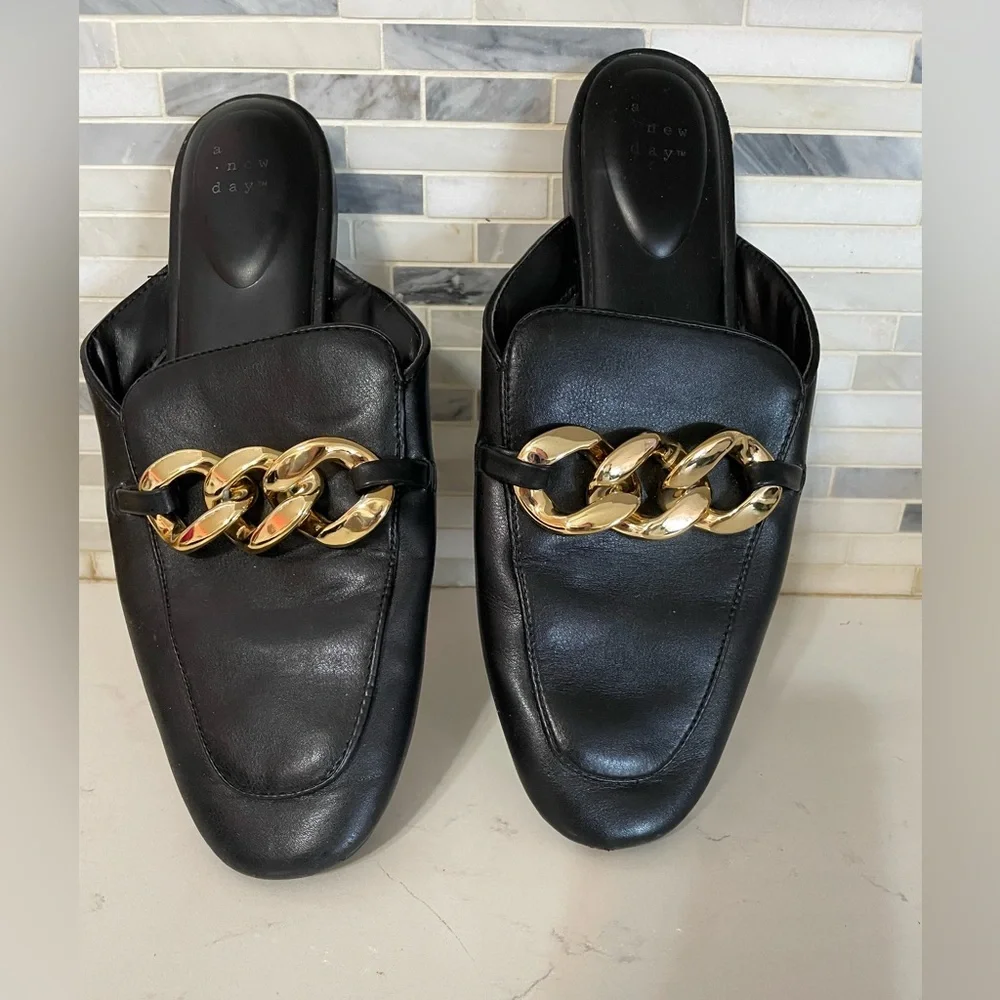 A New Day Black Slip on lounge flat slipper shoes faux gold chain accent size 11